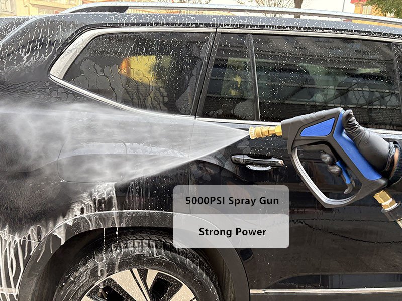 G3/8 Swivel Inlet Spray Gun in use